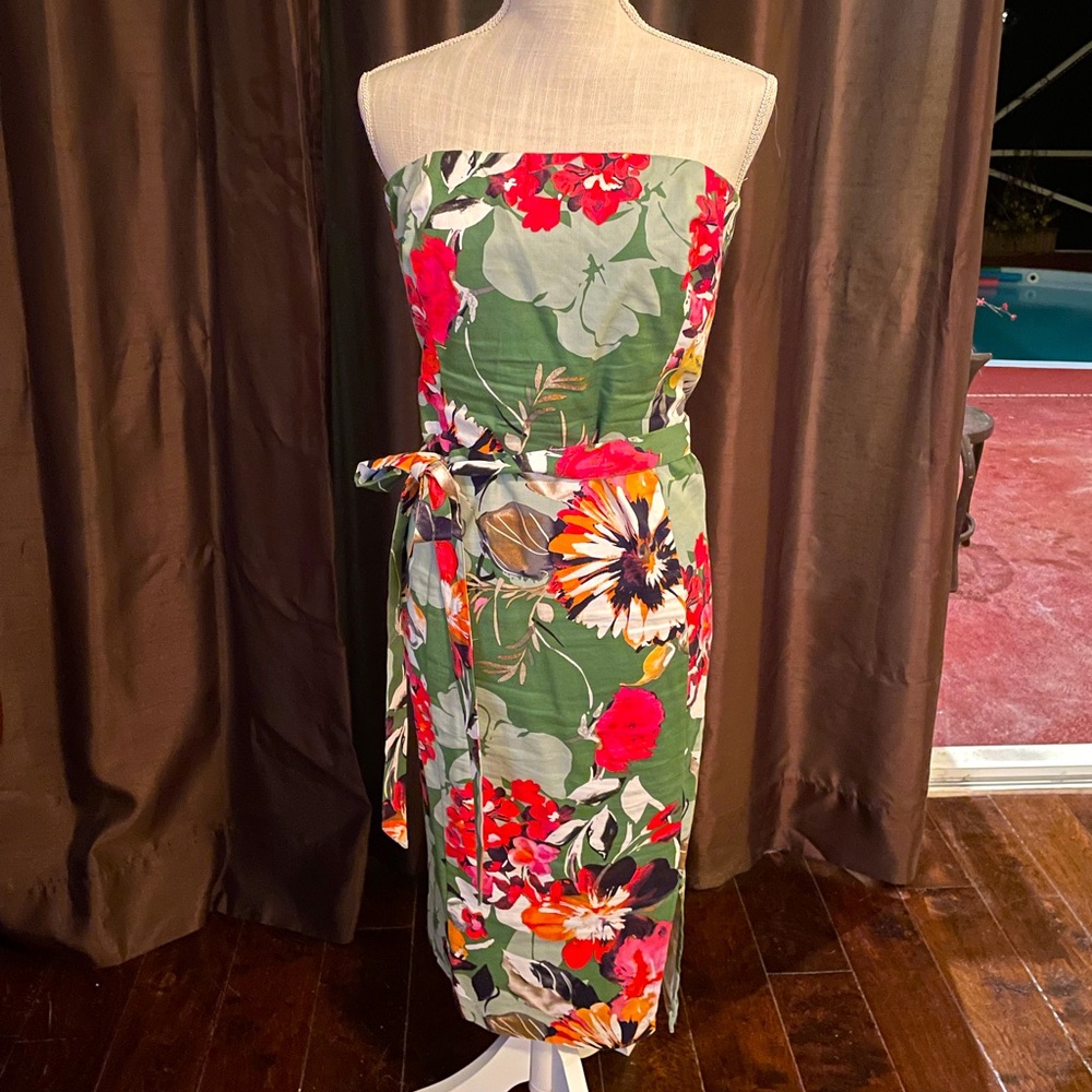 Sleeveless dress